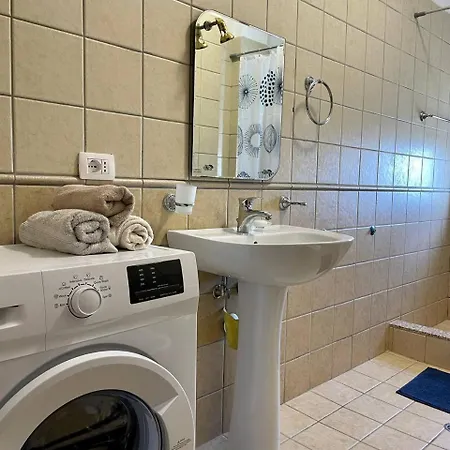 Petro's Seawiew Apartament *